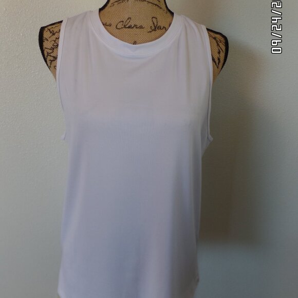 Fabletics Blake Open Back Tank WorkOut Shirt Very Lightweight - Picture 2 of 14